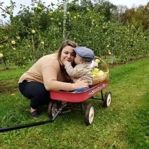 Meet your Posher, Caitlin